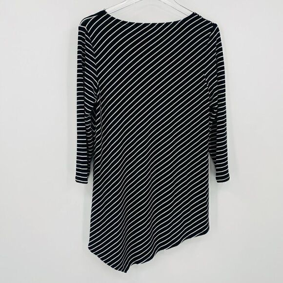 Chico's Travelers Size Medium Black & White Asymmetric Hem Tunic Top Long Sleeve - Picture 9 of 9